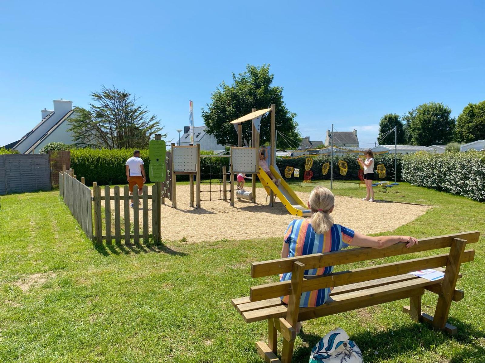 Plozévet Camping La Corniche מראה חיצוני תמונה